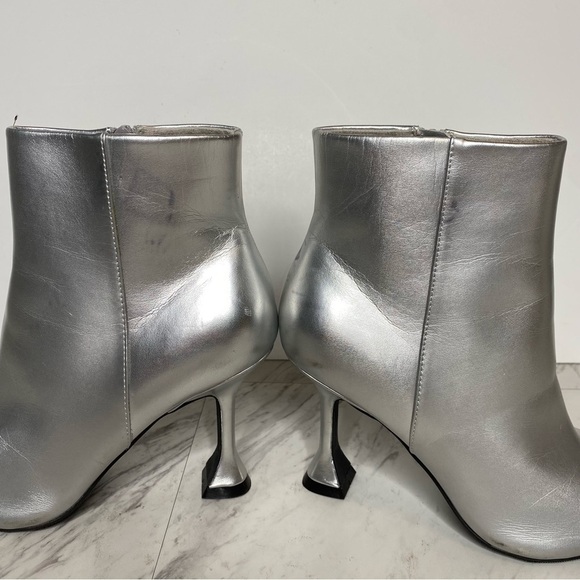 Open Edit Blythe Silver Pointy Toe Heeled Bootie 8 1/2 M - Picture 8 of 15